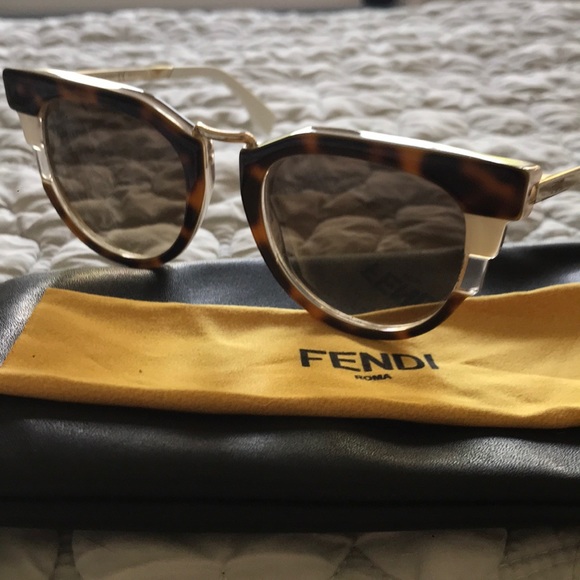 Fendi Tortoise Retro Metropolis Sunglasses🐢 - Picture 3 of 8